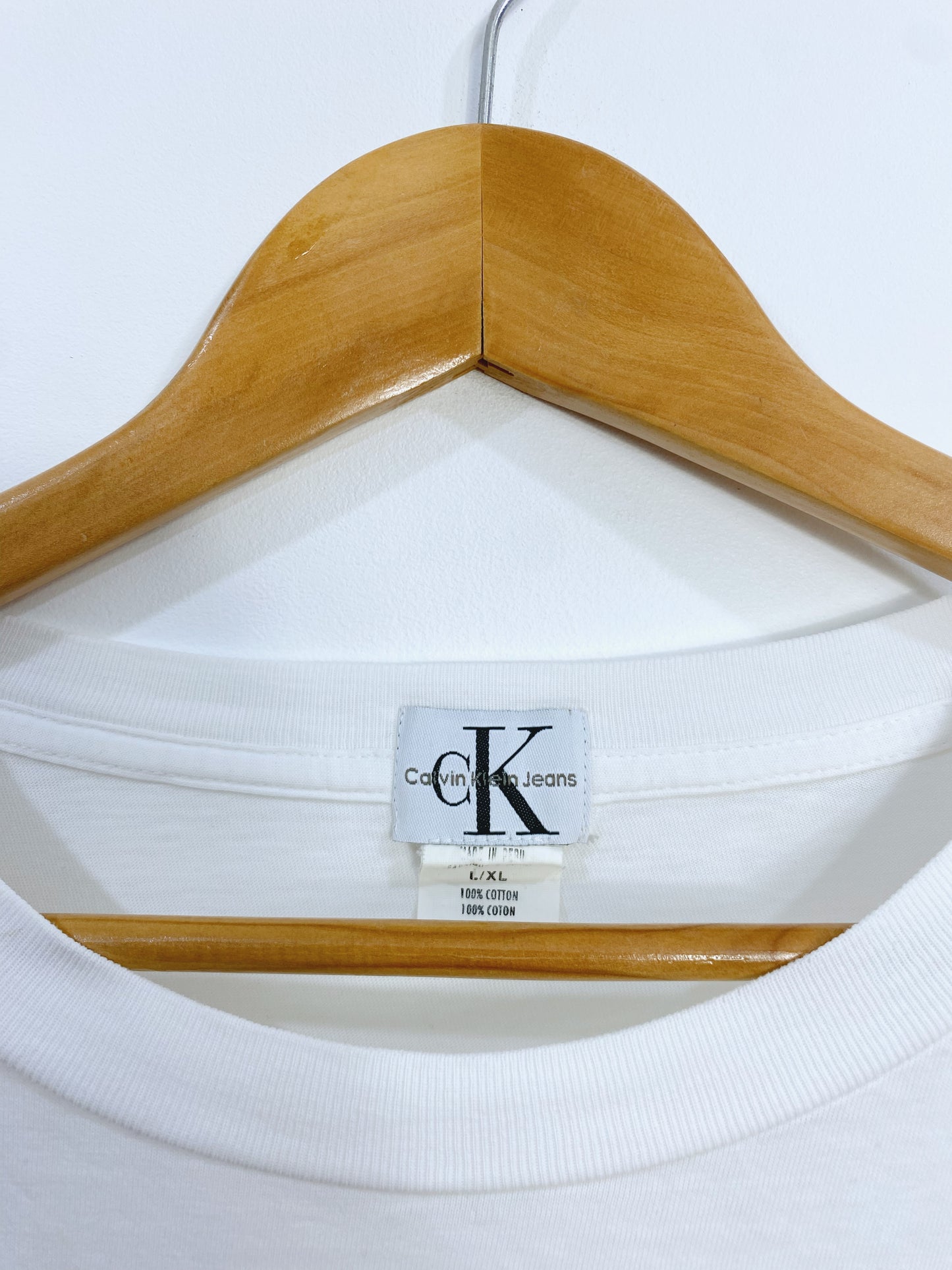 Vintage 90s Calvin Klein T-shirt L