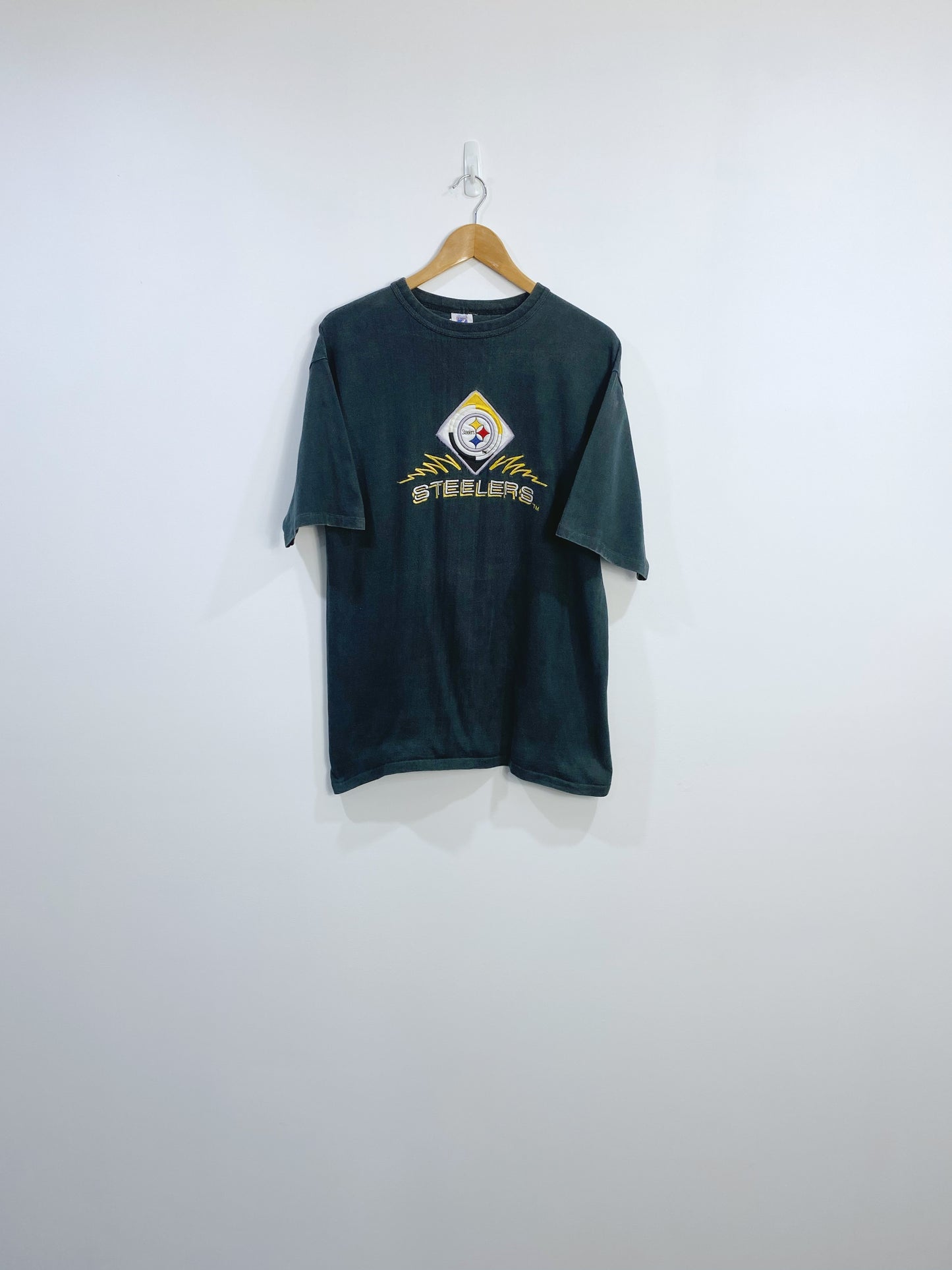Vintage 90s Pittsburgh Steelers Embroidered T-shirt M