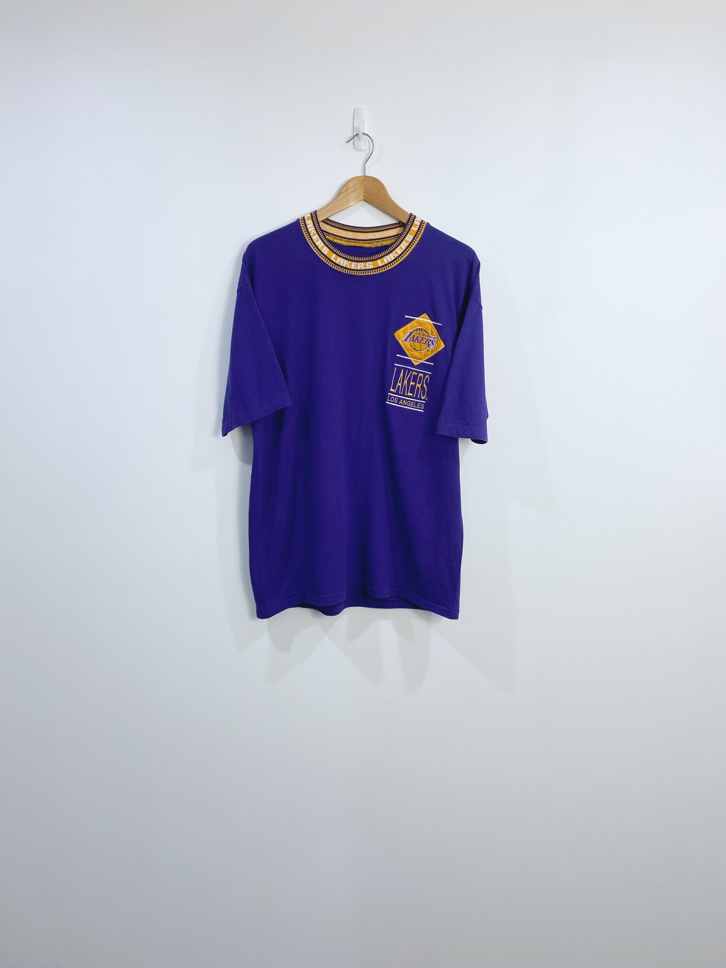 Vintage 90s LA Lakers Embroidered T-shirt L