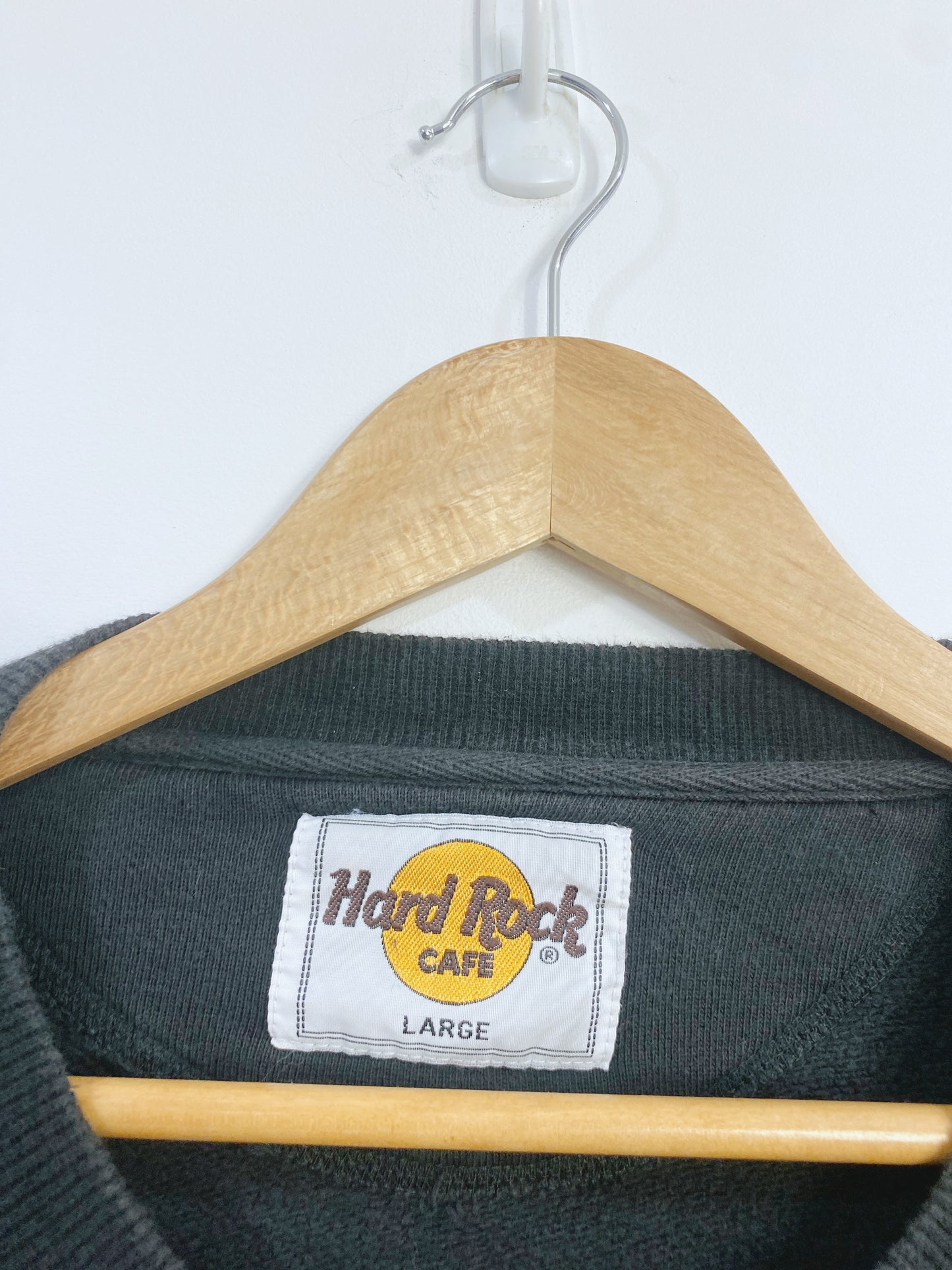 Vintage 90s HardRock Cafe Embroidered Sweatshirt XL