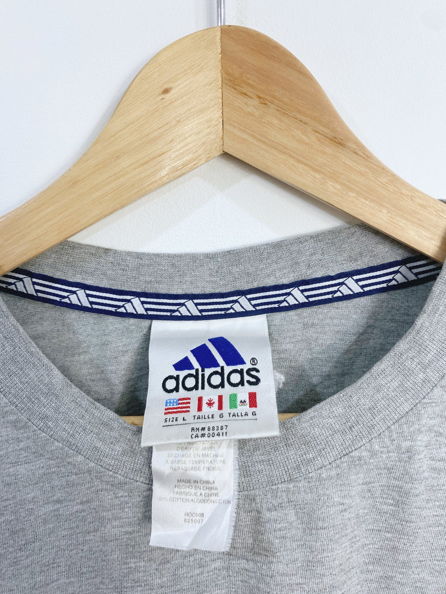 Vintage 90s Adidas Embroidered T-shirt L