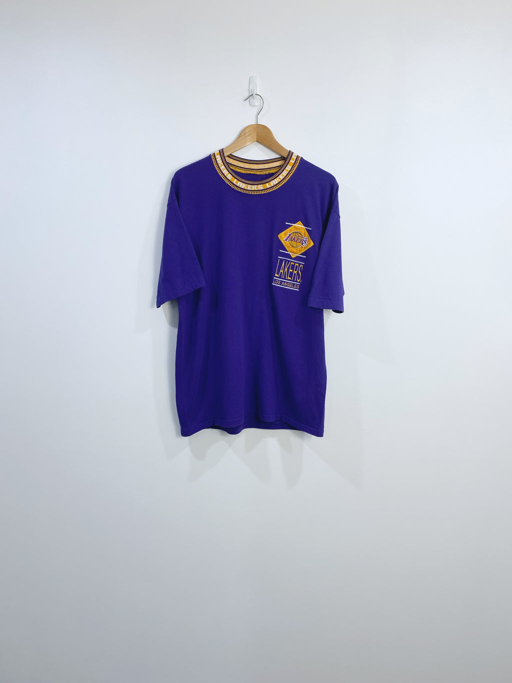 Vintage 90s LA Lakers Embroidered T-shirt L