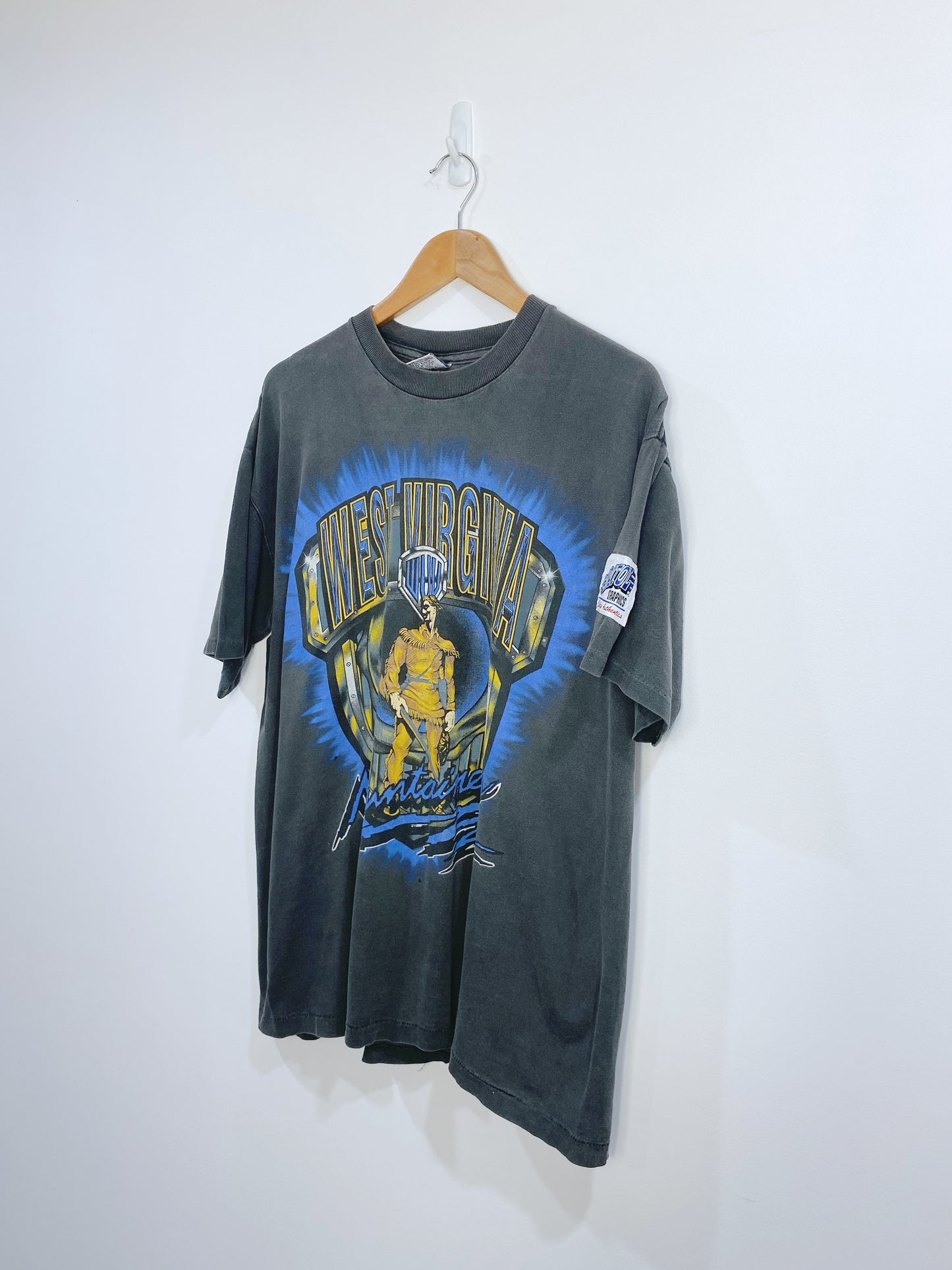 Vintage 90s West Virginia Mountaineers T-shirt L