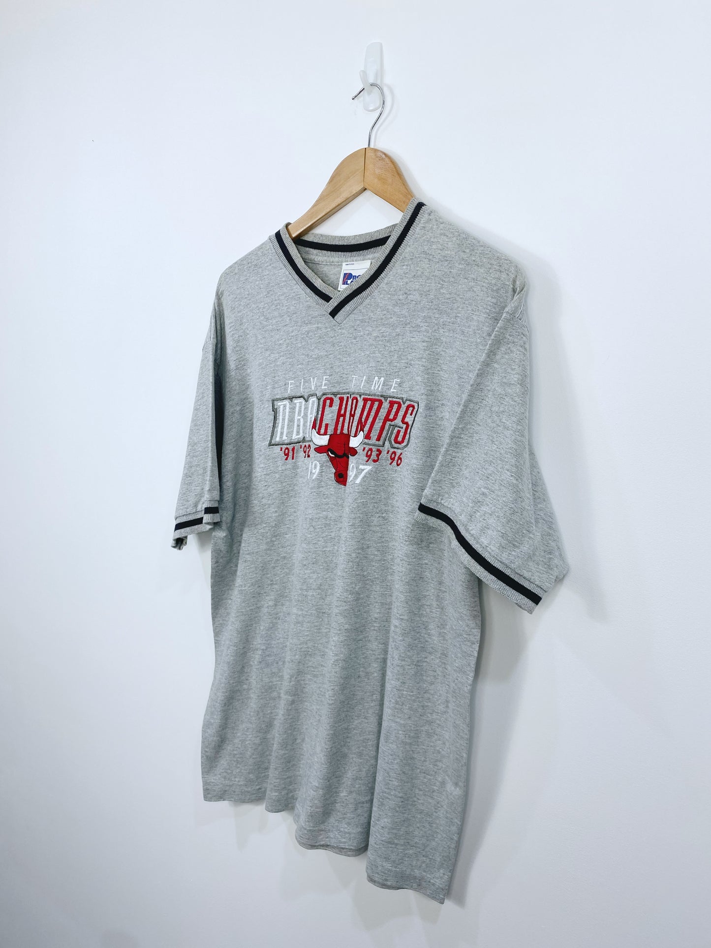 Vintage 1997 Chicago Bulls Embroidered T-shirt L