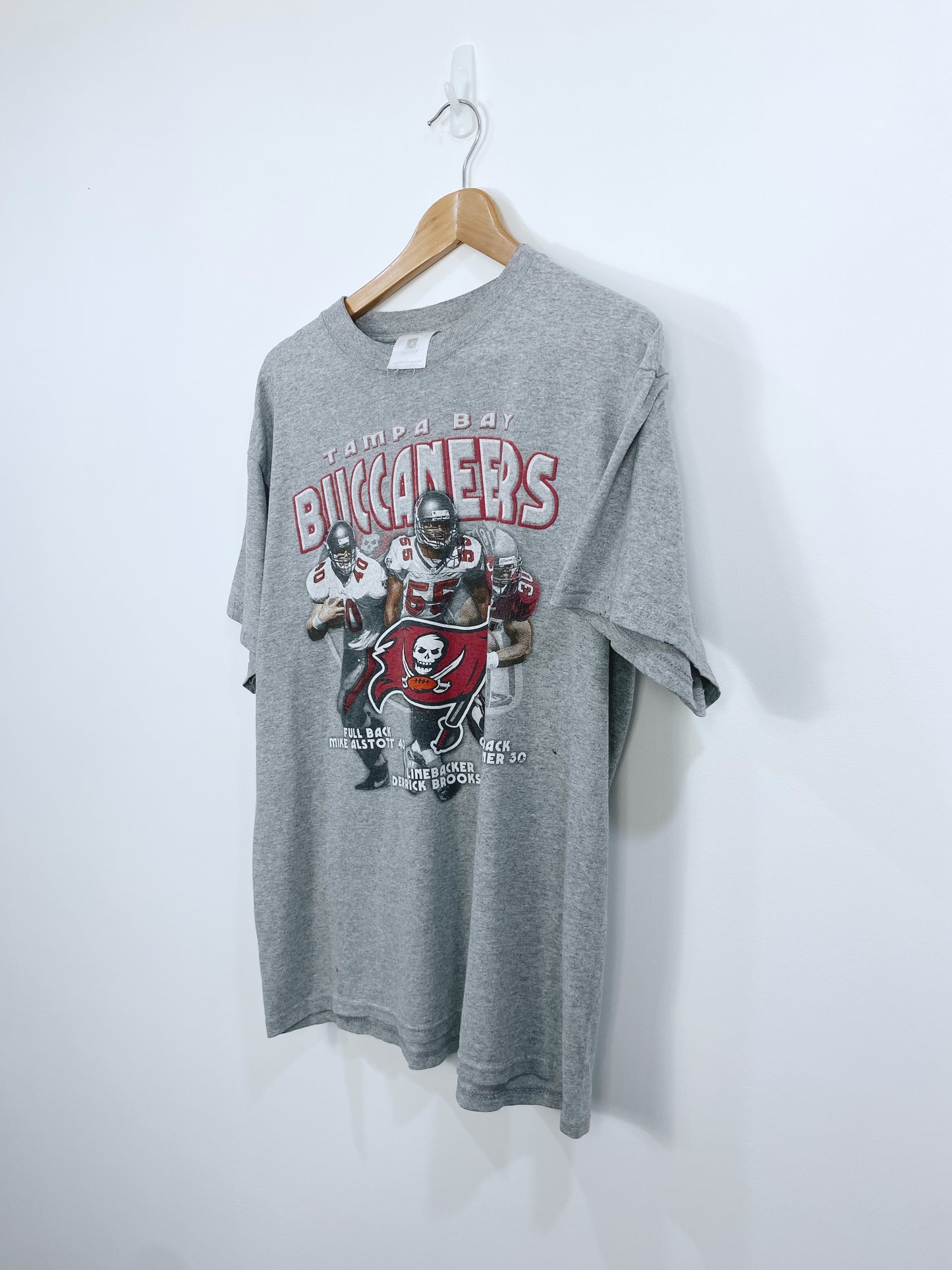 Vintage Tampa Bay Buccaneers T-shirt L