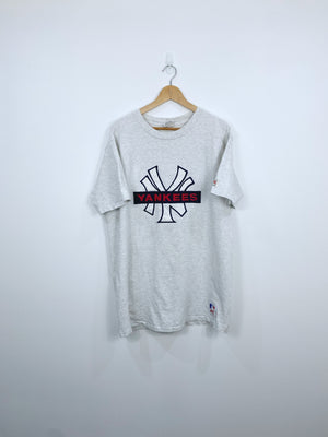 Vintage 90s New York Yankees Embroidered T-shirt L